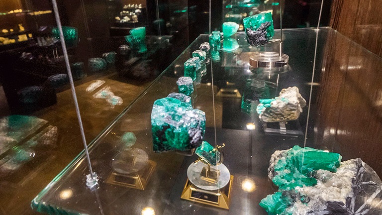 Piedras en el museo de la Esmeralda